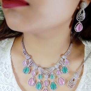 Necklace with arring and Maangtika