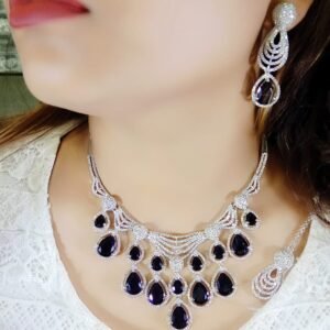 Necklace with arring and Maangtika