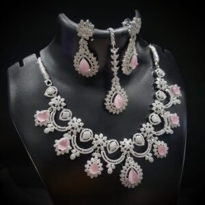 Necklace with earring and Maangtika