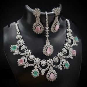 Necklace with arring and Maangtika