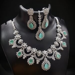 Necklace with arring and Maangtika